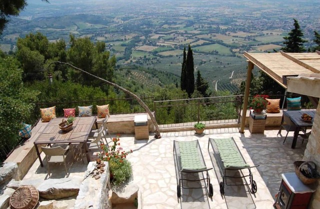 House/Villa - SpelloHouse with garden