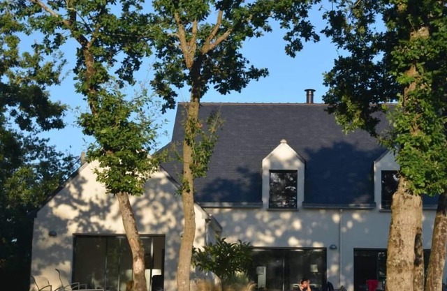 House with garden and direct access to the river Etel. 5 mn from the gulf of Saint Laurent, 15 mn from Lorient, Vannes and Trinite sur Mer