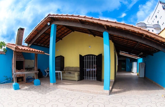 House with pool 50 meters from the beach
