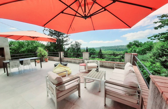 House with pool in St Jeannet