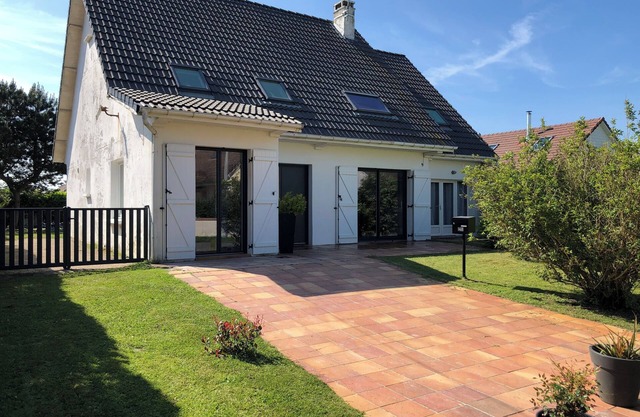 HOUSE with private pool, garden, 500m from the beach