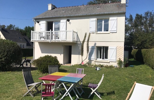 House with seaview 30 meters from the beach
