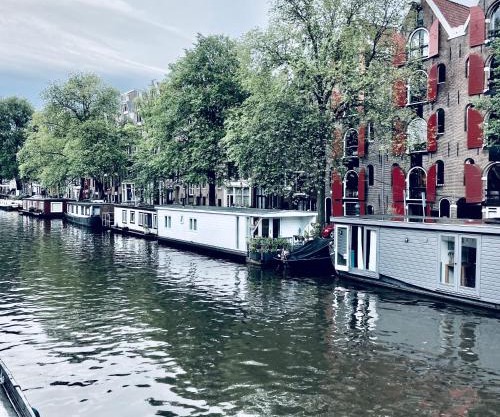 Houseboat Bonnie