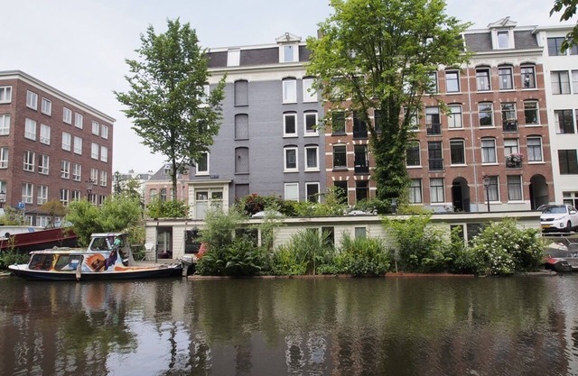 Houseboat 'Floating Gardens' Within Walking Distance Of The Historic Center