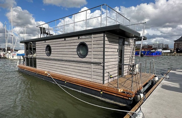 Houseboat GREBBESTAD with roof terrace in the heart of Gothenburg