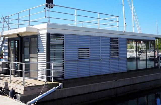 Houseboat in Boltenhagen