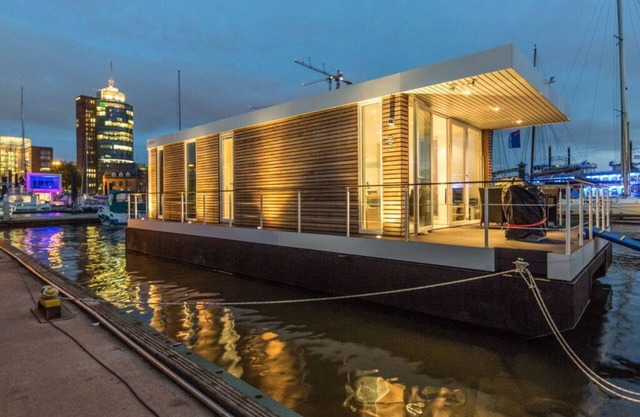 Houseboat Possibility 7