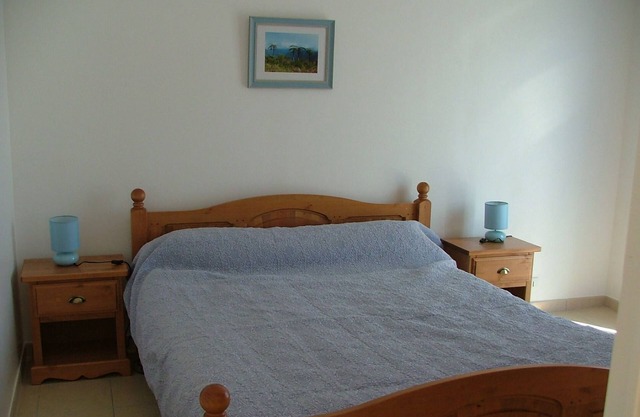 Houses for 12 people private indoor pool, 6 bedrooms, bbq enclosed garden