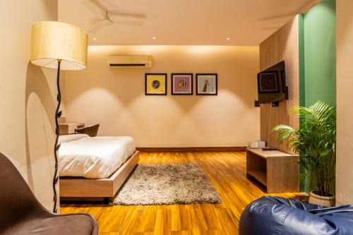 Housr Phase 1 Arjun Marg & Golf Course Road