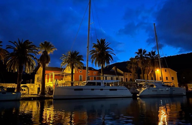 Huck Finn Catamarans