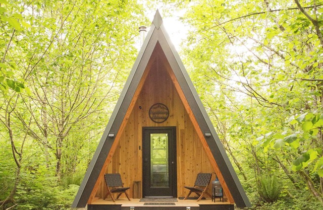 Huckleberry Hideaway Luxury Off-Grid Glamping near Gold Bar, WA