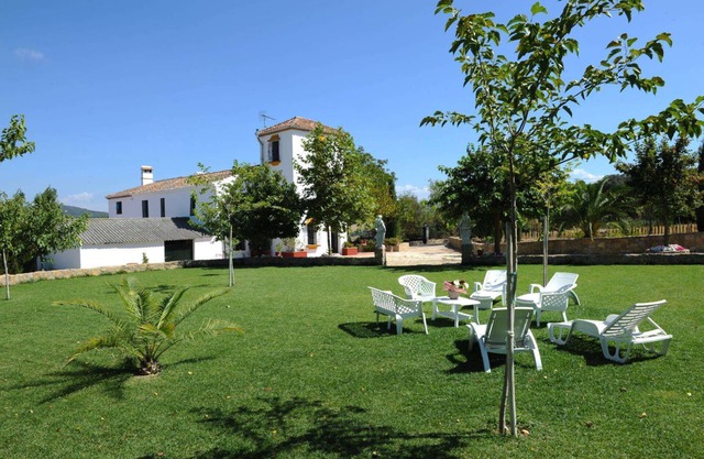 Huerta Atienza - Four Bedroom Villa, Sleeps 6