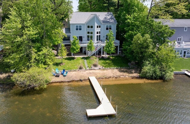 Huge Luxury Cottage on All-sports Lake