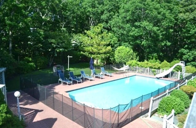 Huge private 4bdrm, 5 bath, house w/pool. Sleeps 10, near Gurneys! Pet friendly