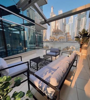 Huge terrace with canal view & hotels beach access available