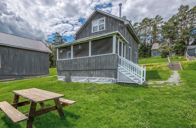 Hunter Cove Cabin #4 in the Hunter Cove Cabins Community!