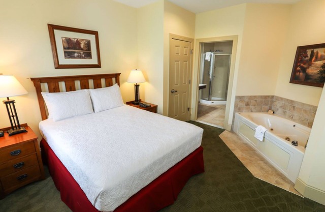 Hunter Mountain 1BR | Jacuzzi & Fireplace