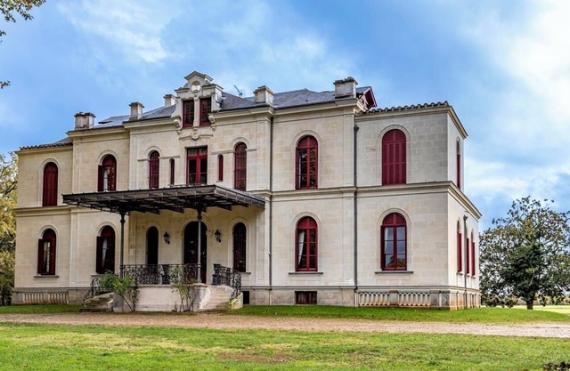 Hunting lodge in the park of the Château de Richelieu 14p