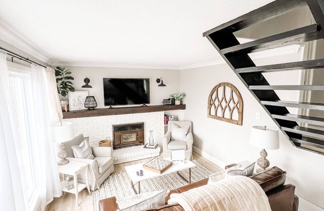 Huntsville Clean Cozy Cottage. Community Beach on Peninsula Lake Prime Location!