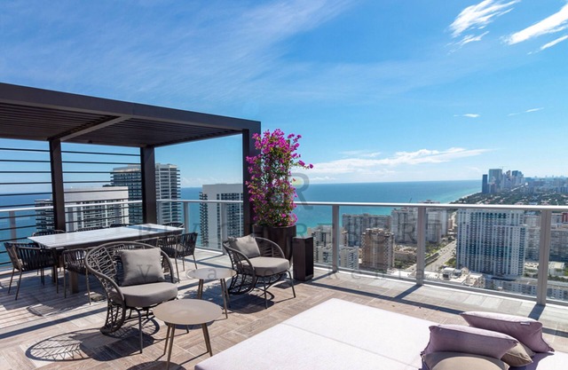 HYDE Beach House Resort Rental