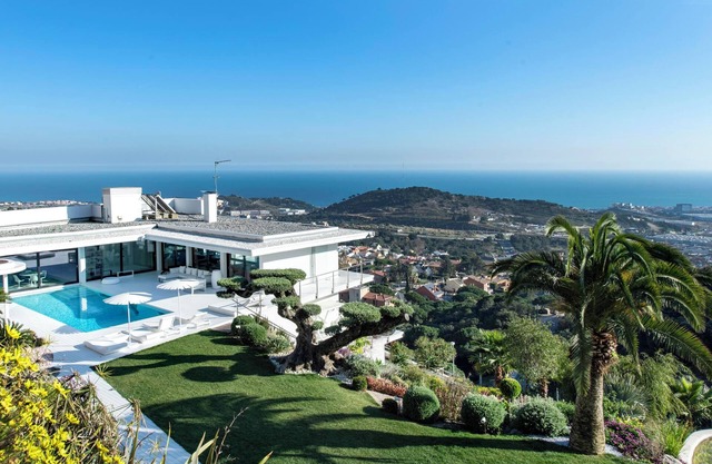 'Ibiza Style Barcelona Villa' with Sea View, Pool & Wi-Fi