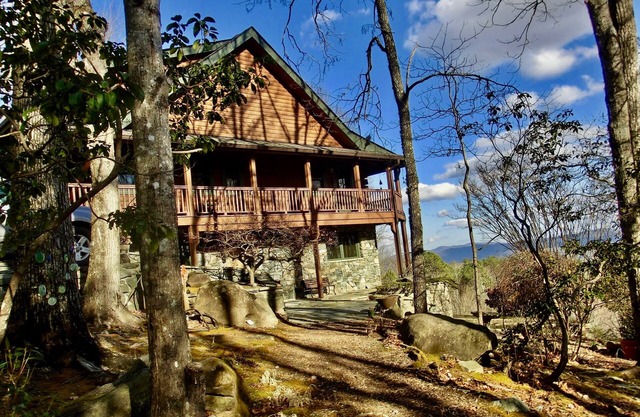 Icarus House - Amazing views, trails, art and beauty just 4 miles from town