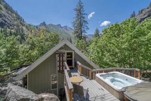 Icicle Chalet cabin