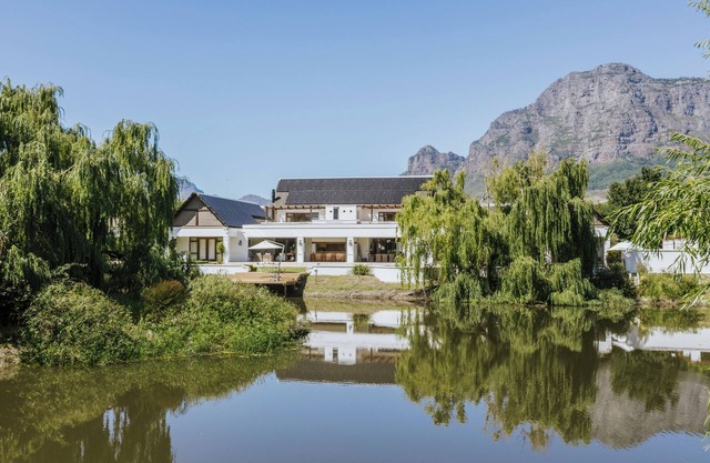 Iconic six bedroom all ensuite villa in the tranquil Cape Winelands