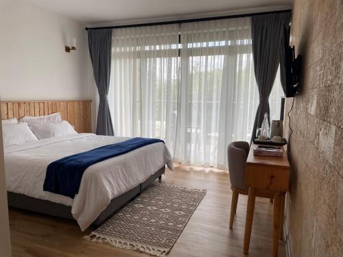 Idan Barn Suites And Café