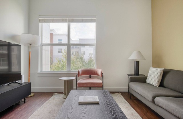 Ideal Alewife 2BR w/Gym & W/D, nr Shopping & T, by Blueground