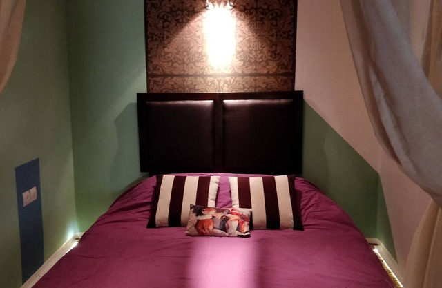 Ideal for a couple, romantic and cozy, furnished with taste and all equipped