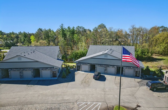 Ideal Location on WFC |Pool Table| Pool & Hot Tub
