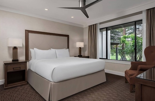 Ideal Vacay Spot w/3 Spacious Suites & Kitchen, Onsite Golf Course, Pool!