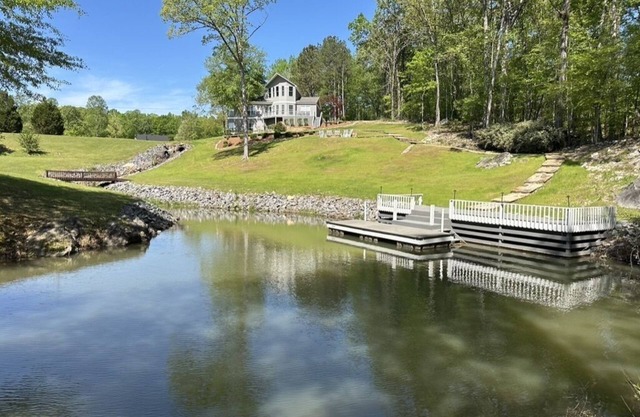 Idle Speed Lake Martin - Newly remodeled spacious 5br/3.5 Ba. Lakefront home
