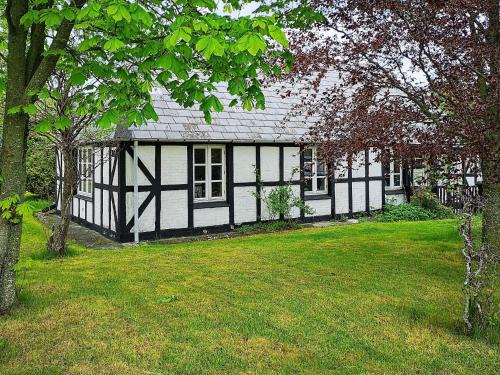 Idyllic Beach Retreat in Albaek