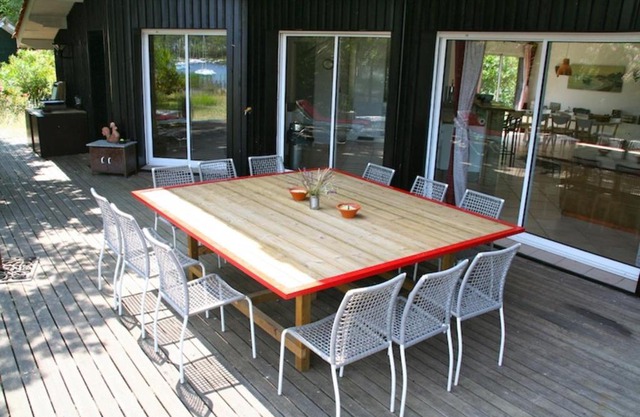 Idyllic Location on the lake, garden and terrace, direct beach access