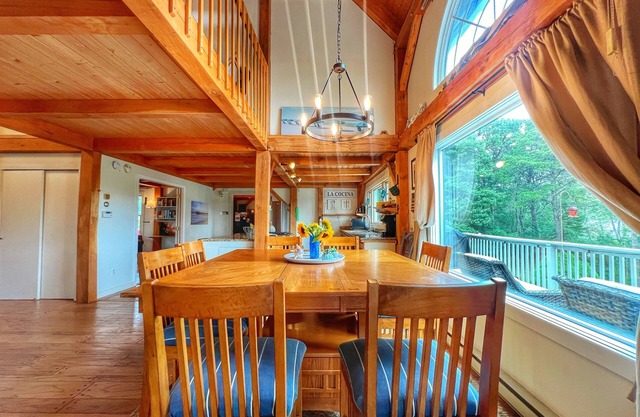 Idyllic Retreat, Swan Pond Views