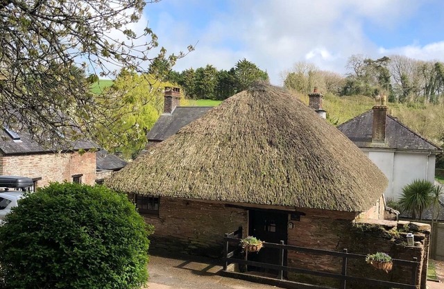 Idyllic rural thatched cottage with a host of facilities including indoor pool