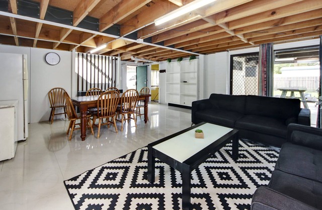 If you are looking for a relaxing house, opposite the beach access with.