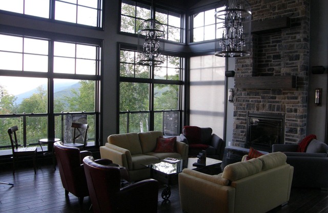 Ilaali: Lodge-Style Chic Decor And Panoramic Views Of The St-Lawrence River