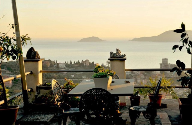 IL golfo artisti e poeti villa thea