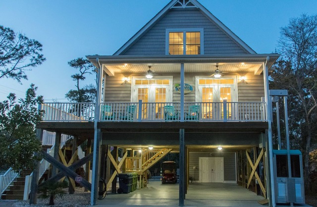 Immaculate, 4 Bedrooms/4 Bath, w/Pool, Exterior Elevator and Golf Cart