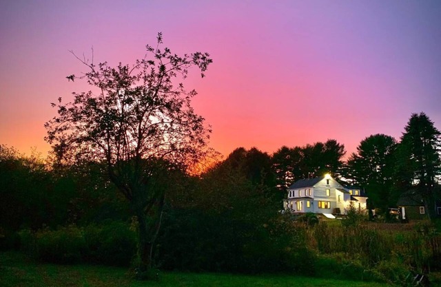 Immaculate 4BR Farmhouse - Family Paradise w/Jungle Gym - Mins To Dock Square
