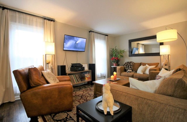 Immaculate Mid-Century/Modern SoBro Cottage