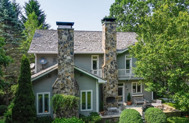 Immaculate Scaly Mountain Villa w/ Mountain Views!