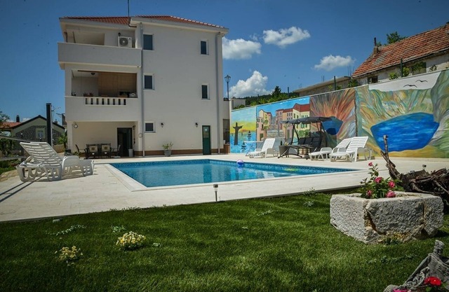 IMOTSKI-Blue Lake Center12P/6xrooms6xbathroom2xkitchen,Pool Grill,Sauna