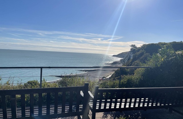 Impeccable 2-bed Apartment in Eastbourne