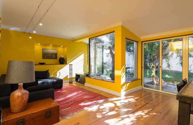 In Chiado quarter, the luxury of a patio and a garden in a refined cozy flat