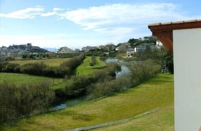 In the Basque Country in Bidart 500m from the beach villa for 10 to 12 people