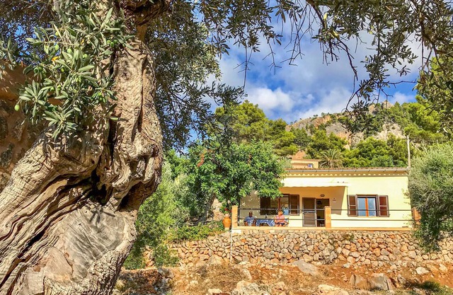 In the mountain village of artists you will enjoy an unobstructed view of the rocky coasts and the s